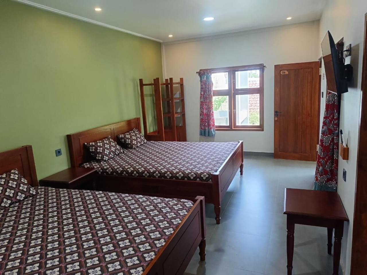 Mango Guesthouse Pangandaran Exterior photo