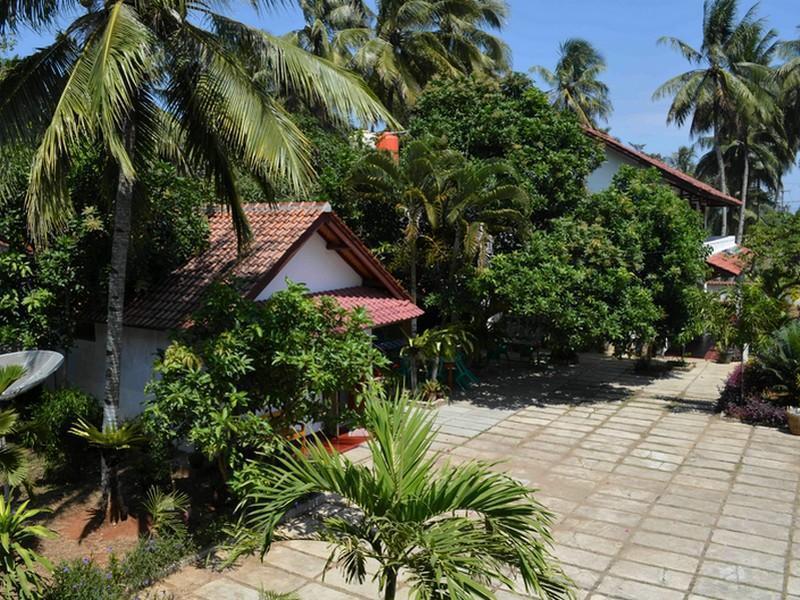 Mango Guesthouse Pangandaran Exterior photo