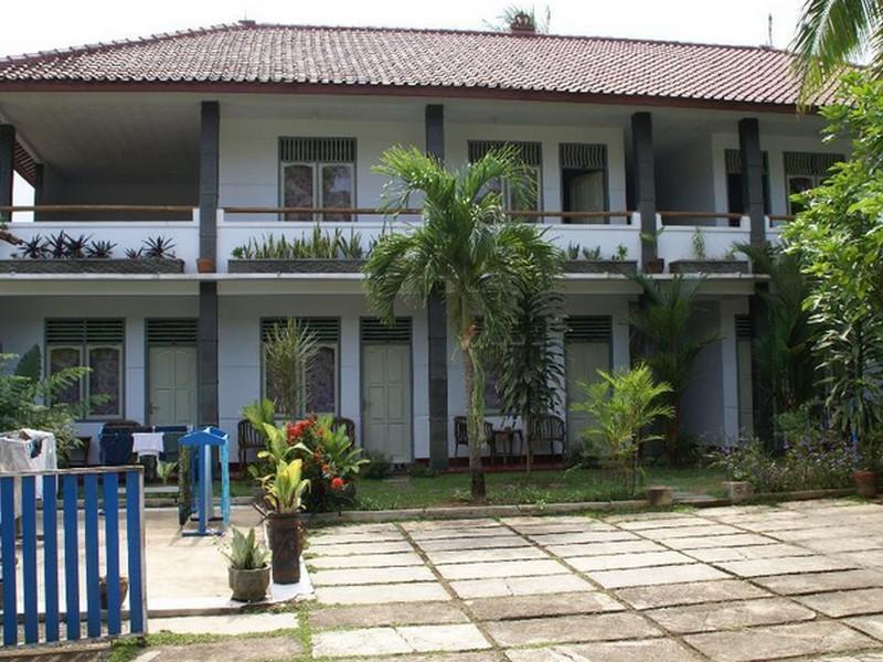 Mango Guesthouse Pangandaran Exterior photo